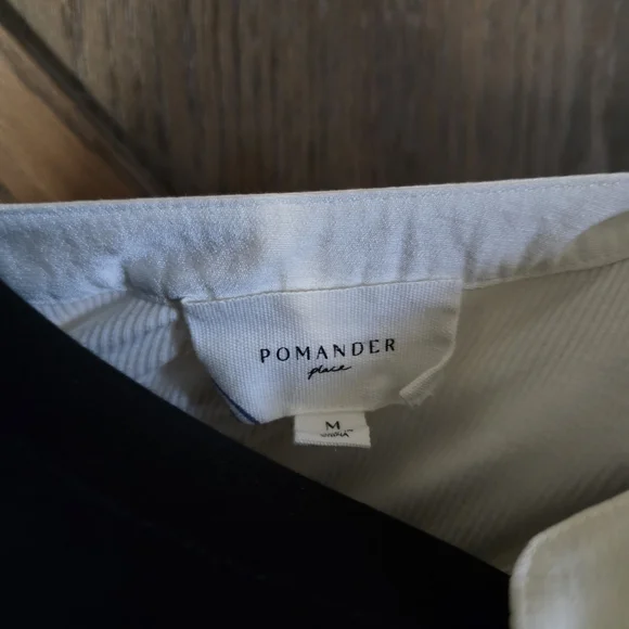 LAST CHANCE Tuckernuck Pomander Place Puff Sleeve Top - Picture 3 of 4